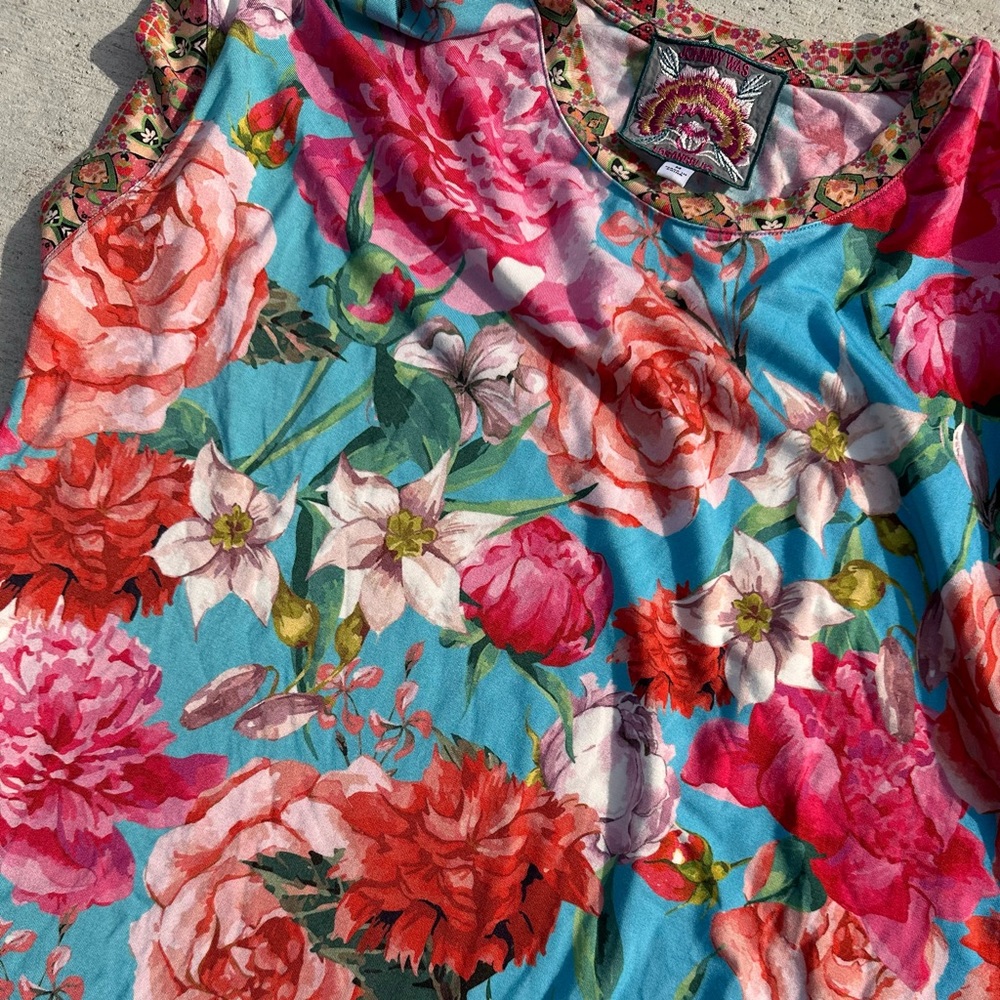 EUC Johnny Was Pink Rose Relaxed Tee